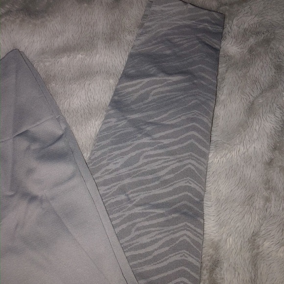Fabletics Yoga Pants Size L - Picture 2 of 3